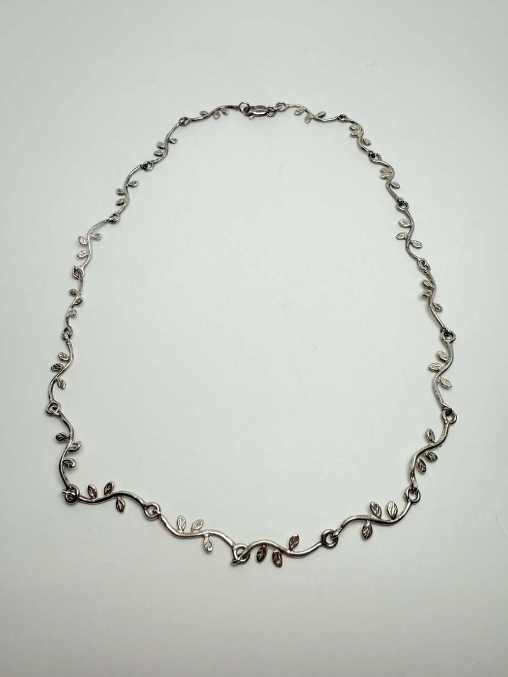 Sterling Silver Vine Leaf Necklace 18 Inch